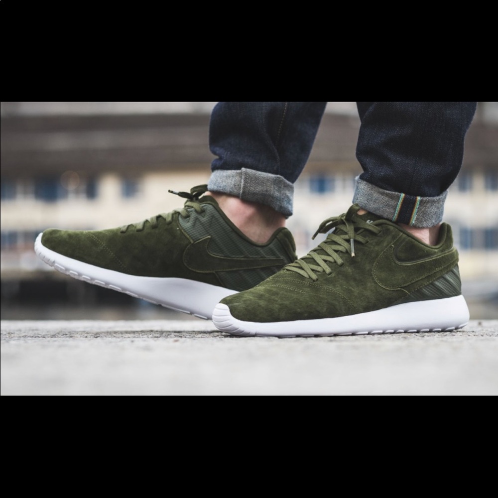 Men’s Nike Roshe Tiempo VI size 8.5 fit women 10